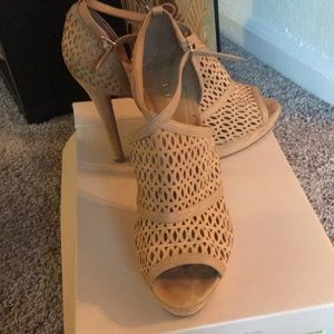 Bcbg toffee heels